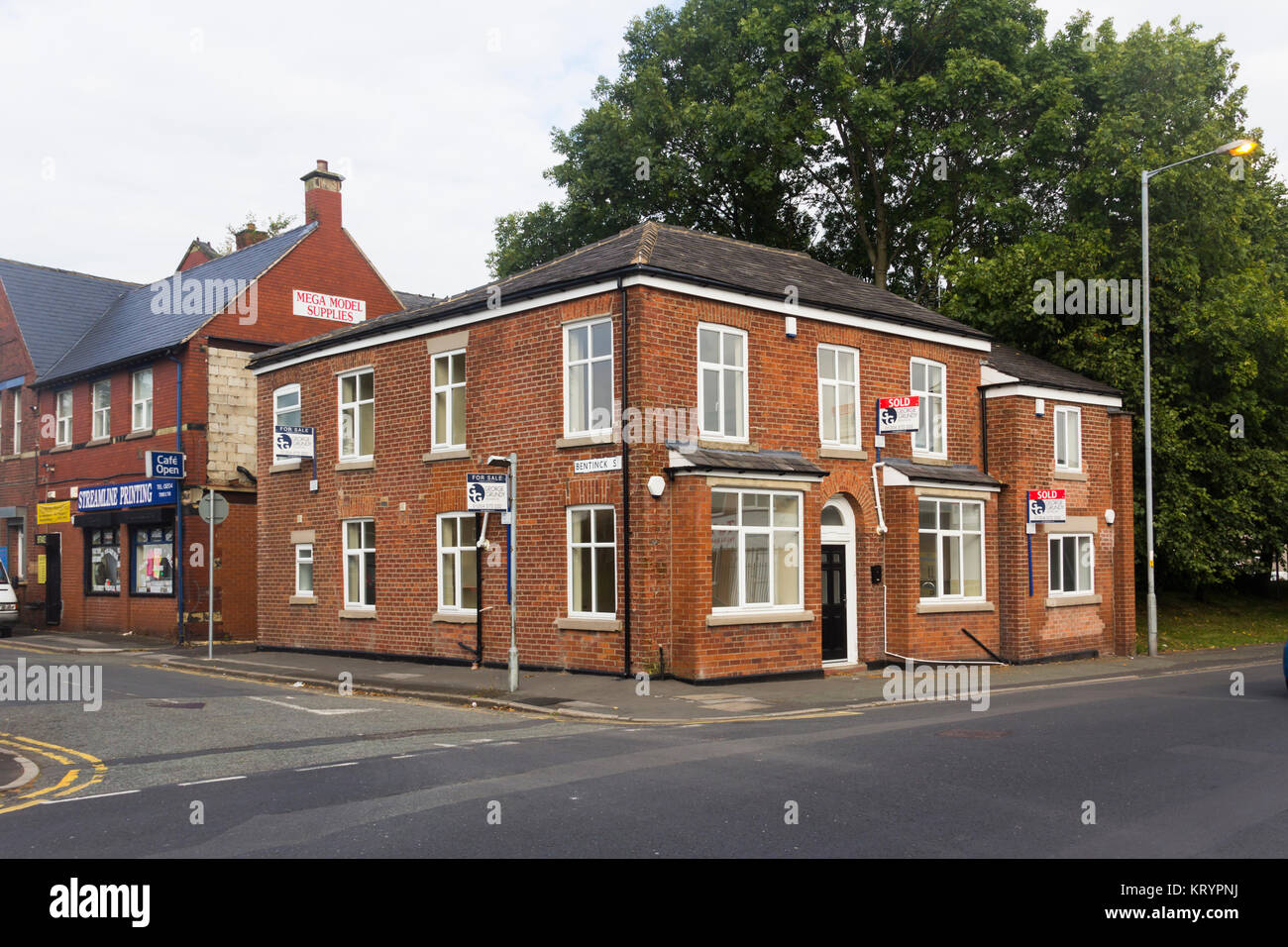 Former public house 'The Park' on Egerton Road, Farnworth. Closed in 2013 it has now been converted to residential use as four self-contained flats. Stock Photo
