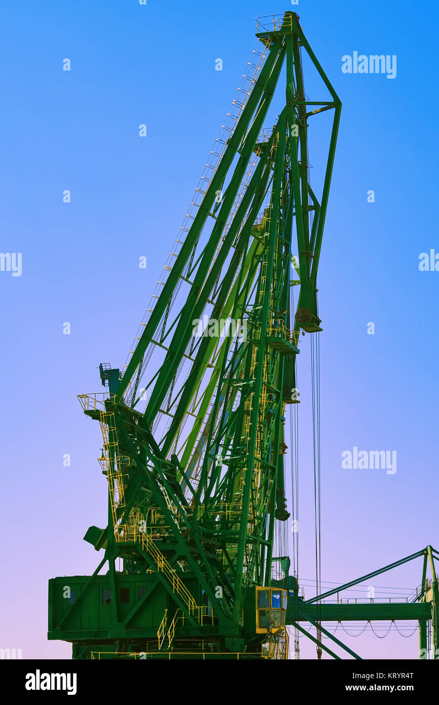 Luffing jib crane hires stock photography and images Alamy