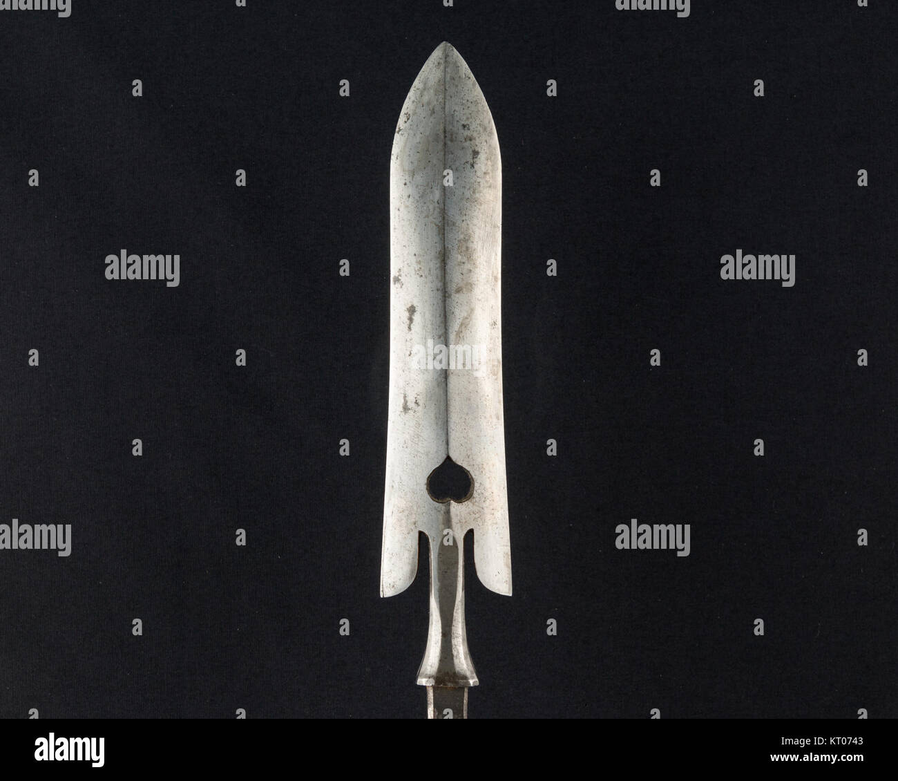 The Arrowhead, featured in the MET collection under catalog number