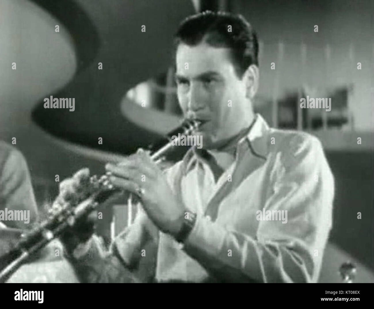 Artie Shaw was a famous American clarinetist and bandleader known for his contributions to jazz and swing music. His playing style and orchestras had a significant impact on 20th-century music, especially in the 1930s and 1940s. Stock Photo