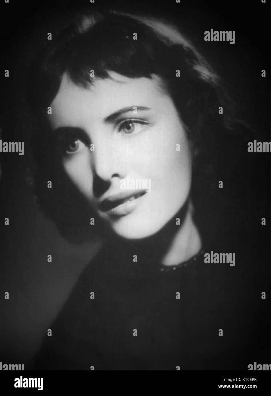 Watch Lily Cahill video Watch Lily Cahill video