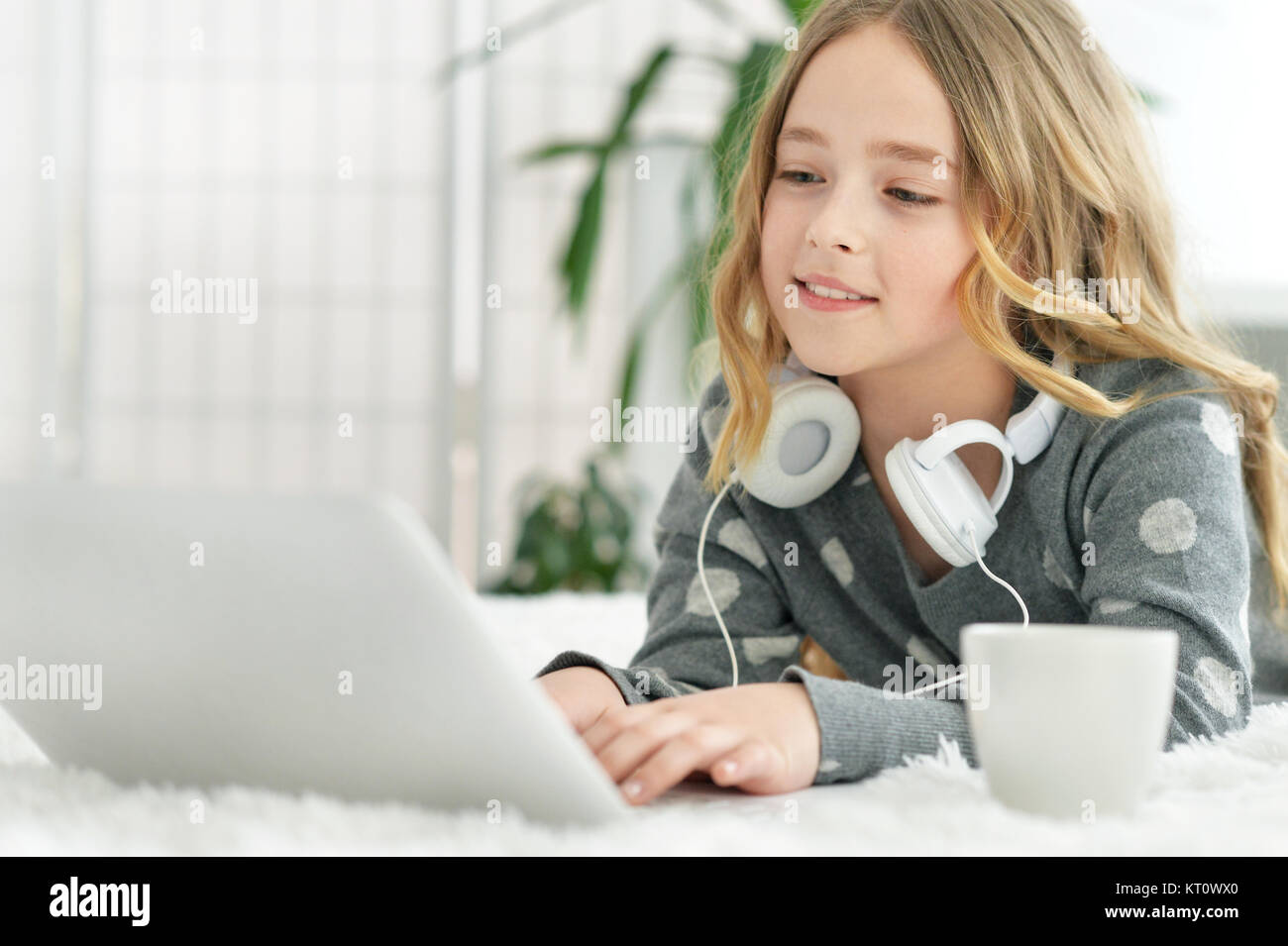 girl using modern laptop Stock Photo - Alamy