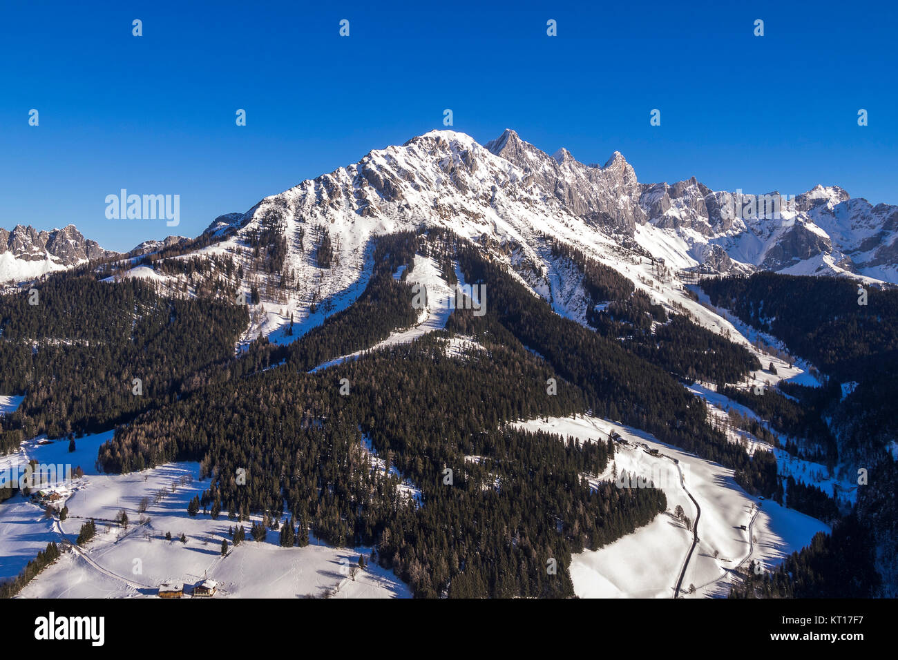 Mondsee austria winter hires stock photography and images Alamy