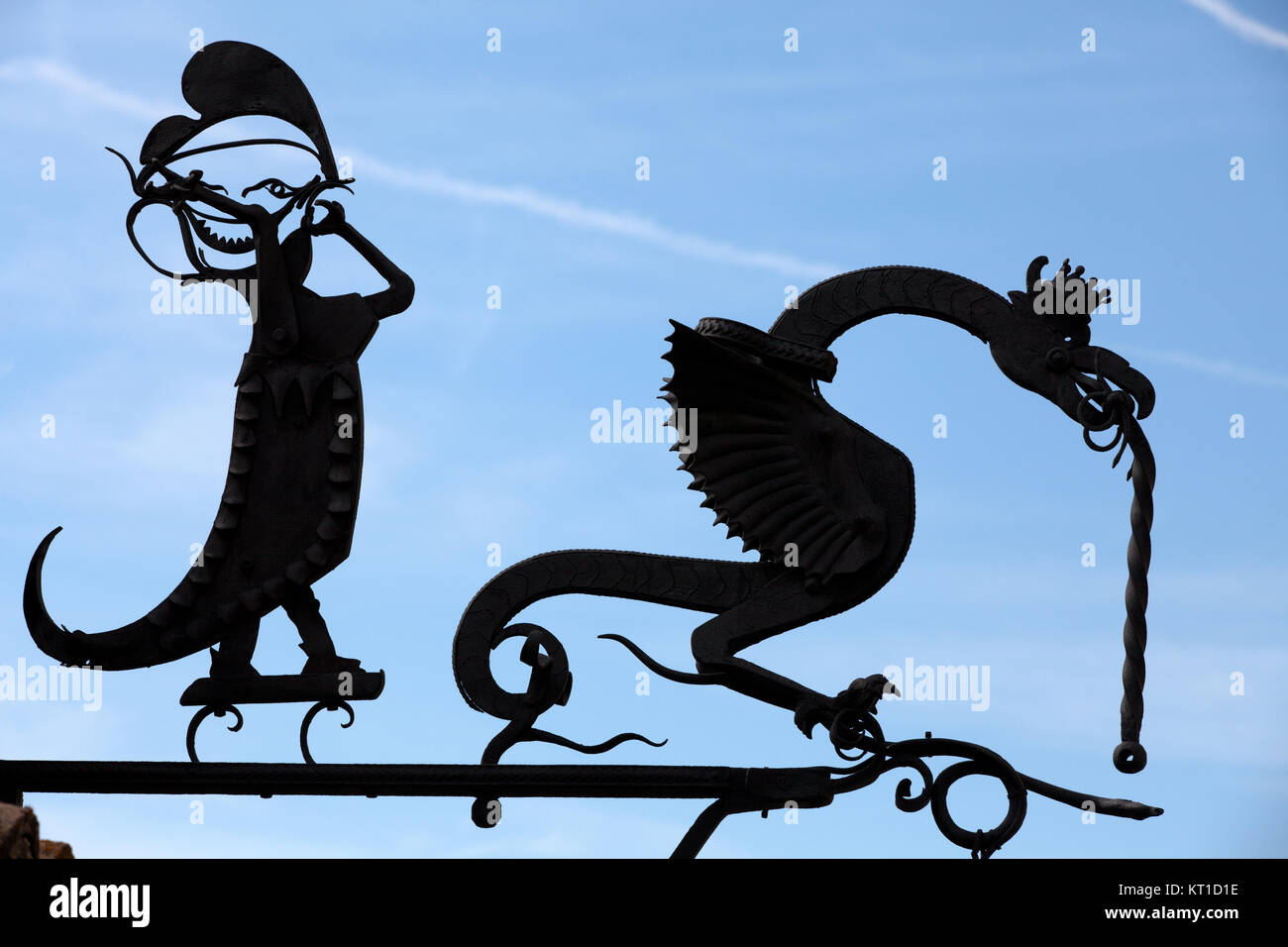 Dragon border design hi-res stock photography and images - Alamy