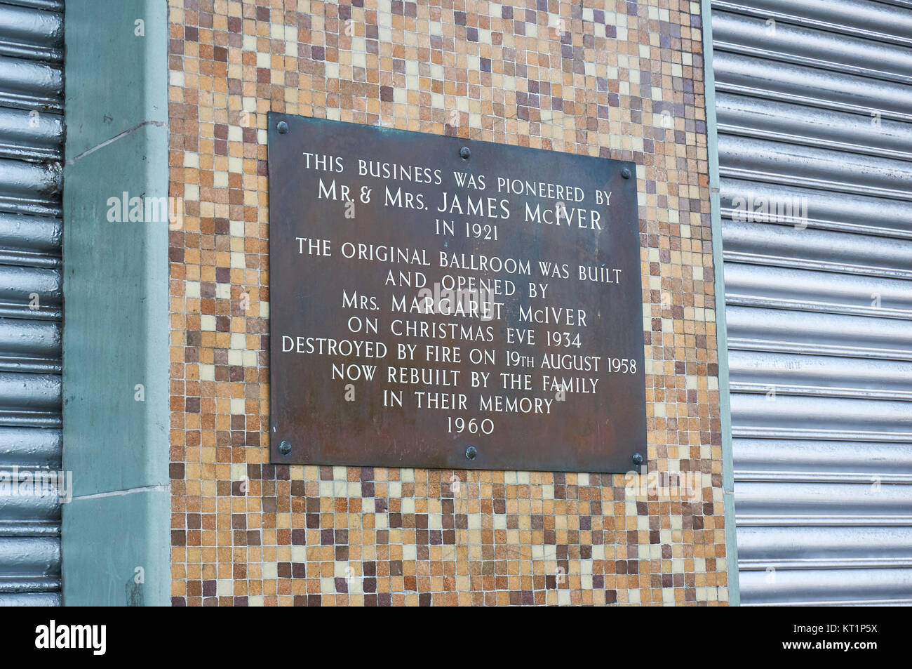 Memorial plaque on the Barrowland Ballroom in East End of Glasgow. Stock Photo