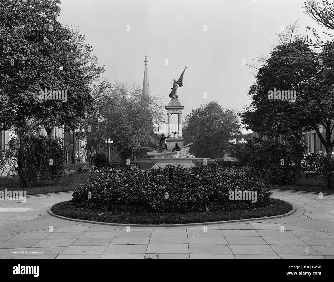 Eutaw Place and Key Monument4a24915v Stock Photo Alamy