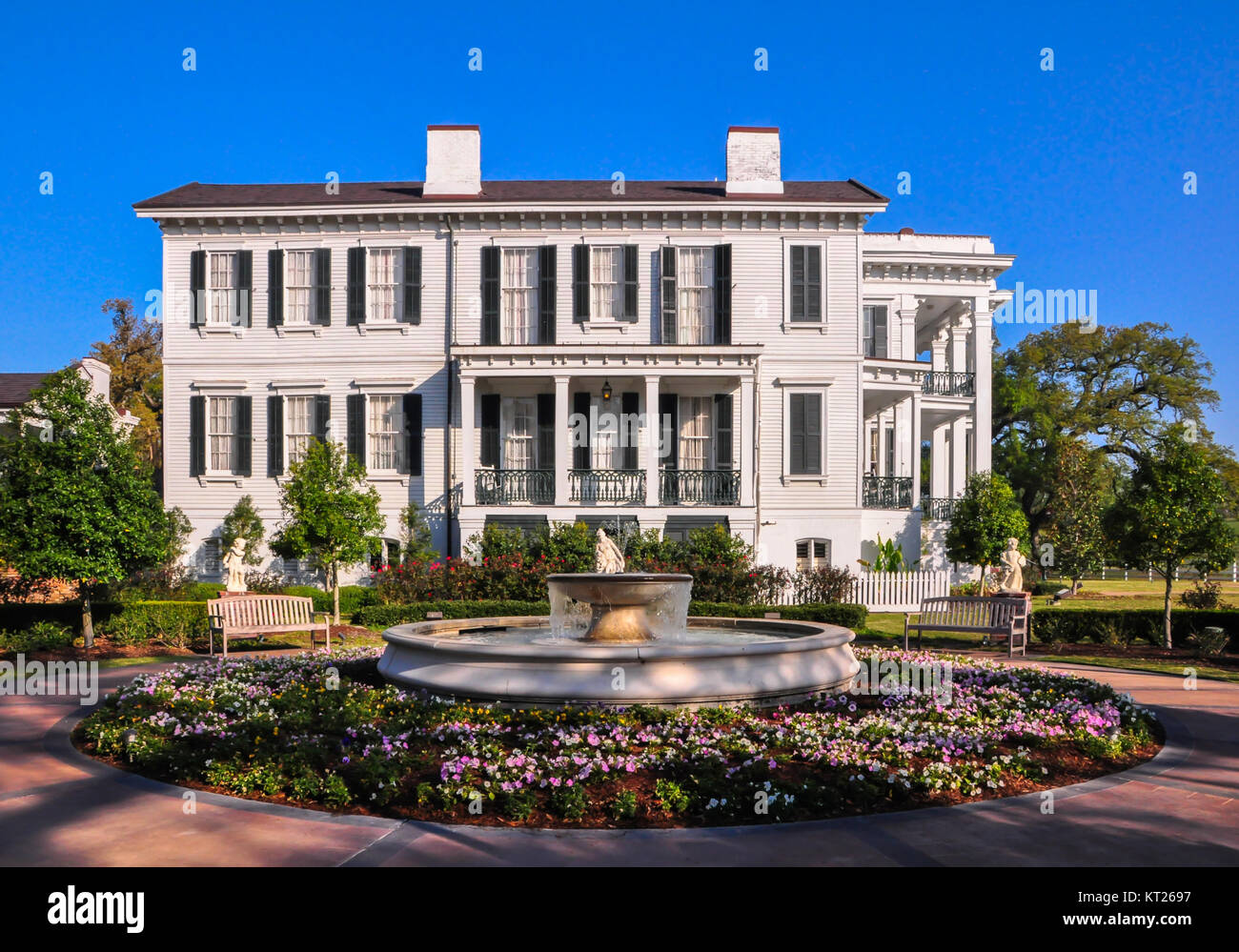 plantation house white castle Stock Photo