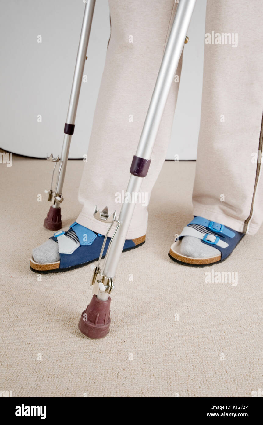 Go on crutches hi-res stock photography and images - Alamy