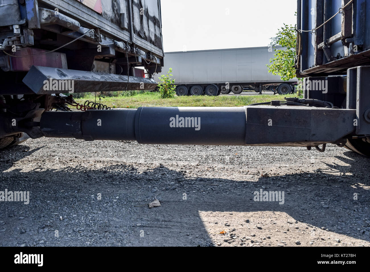 Hitch a truck. Hitching a trailer. Equipment for the transportation of