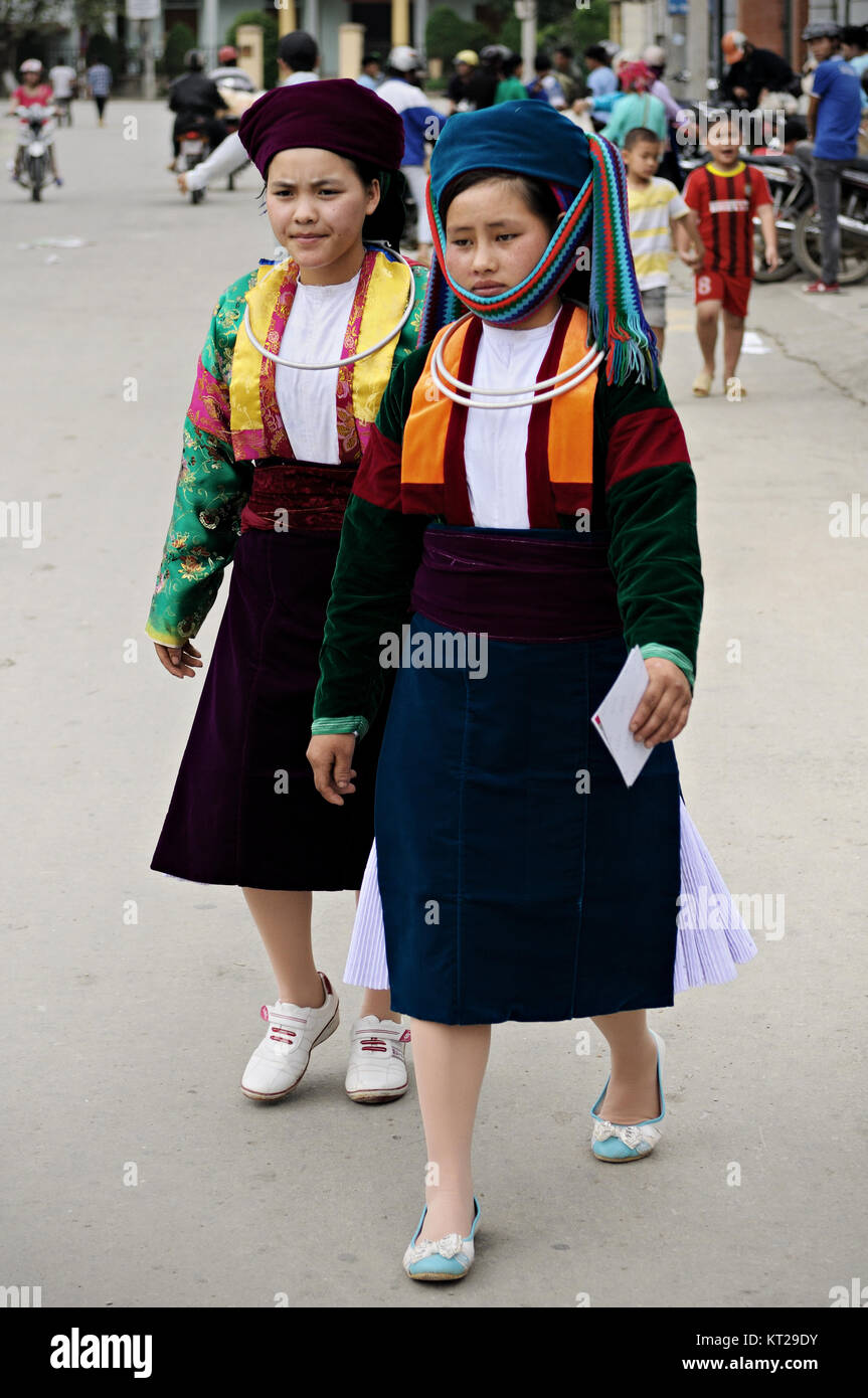 Young women with traditional clothing at Meo Vac ethnic market, Ha Giang Province, north Vietnam Stock Photo