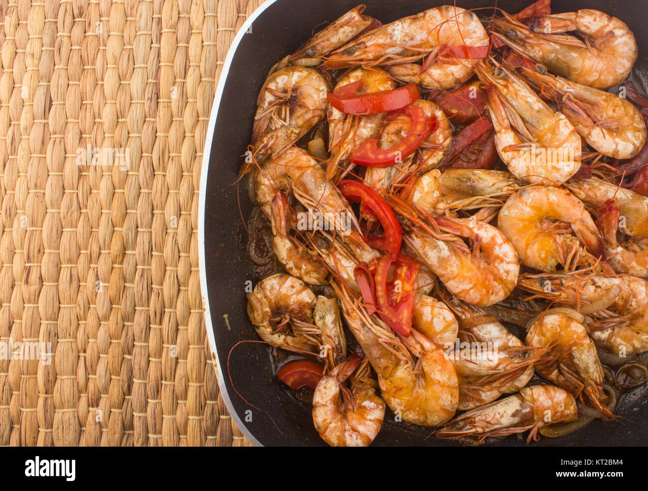 Cooked Fresh Shrimp with Tomato and Onions / Cooked Fresh Shrimp with