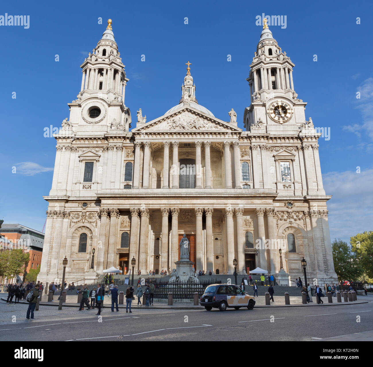 LONDON, GREAT BRITAIN - SEPTEMBER 14, 2017: Sst. Paul cathedral - west facade Stock Photo