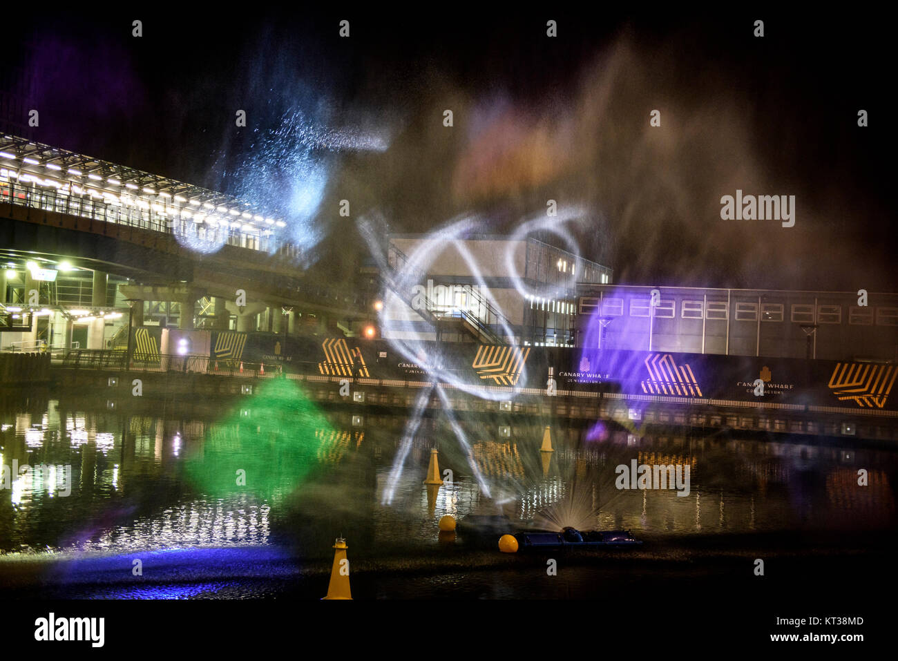 Water Wall by Andrew Bernstein and Gregory St. Pierre at Canary Wharf