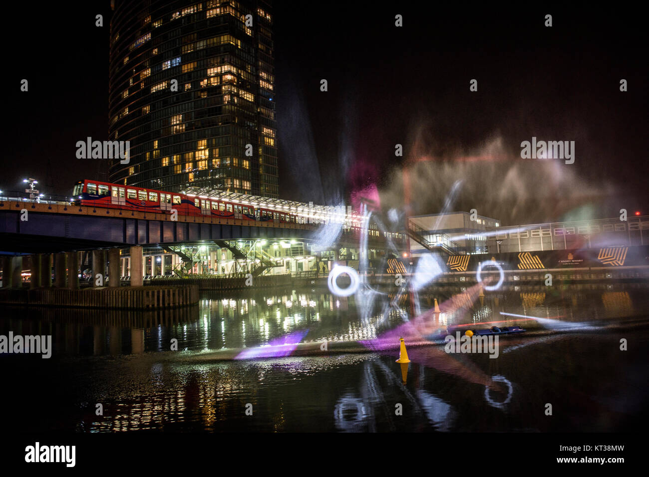 Water Wall by Andrew Bernstein and Gregory St. Pierre at Canary Wharf
