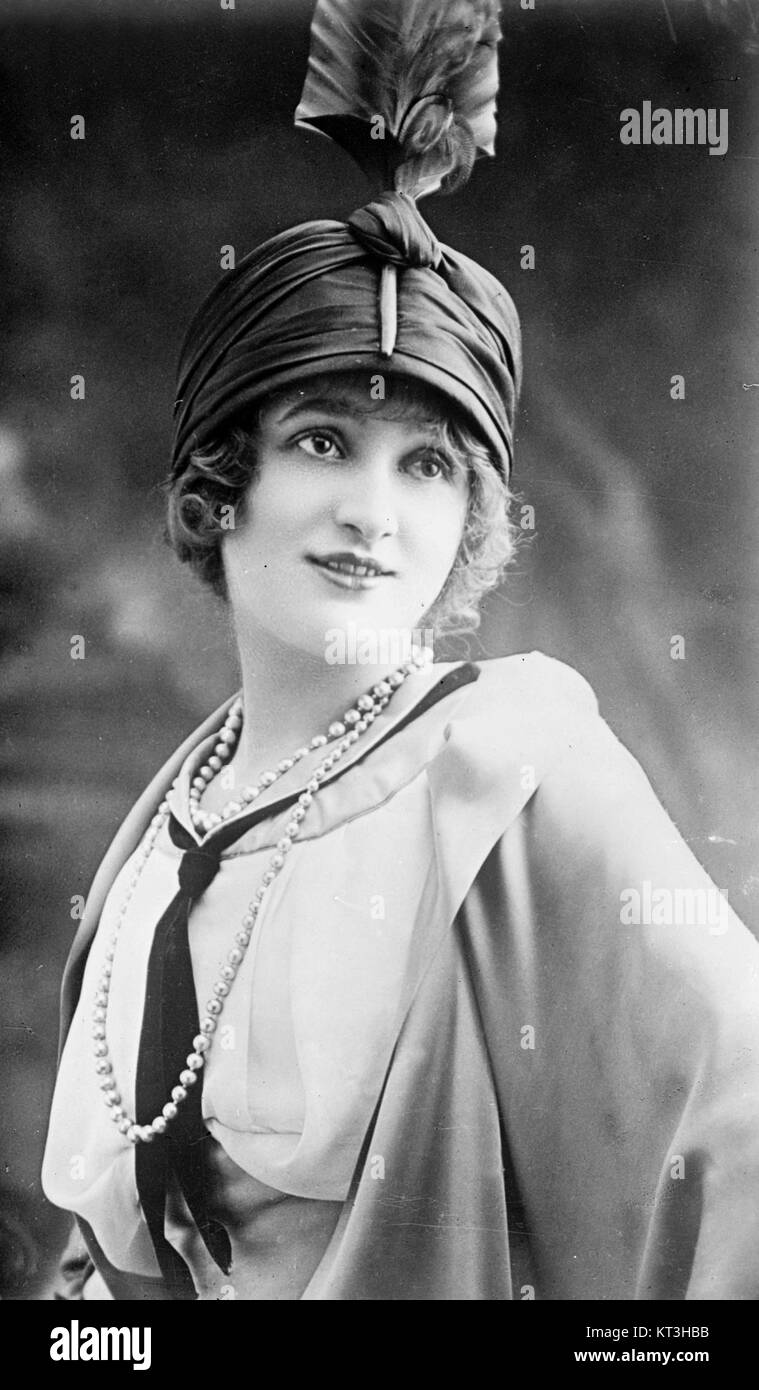 Gaby Deslys 07 crop Stock Photo Alamy