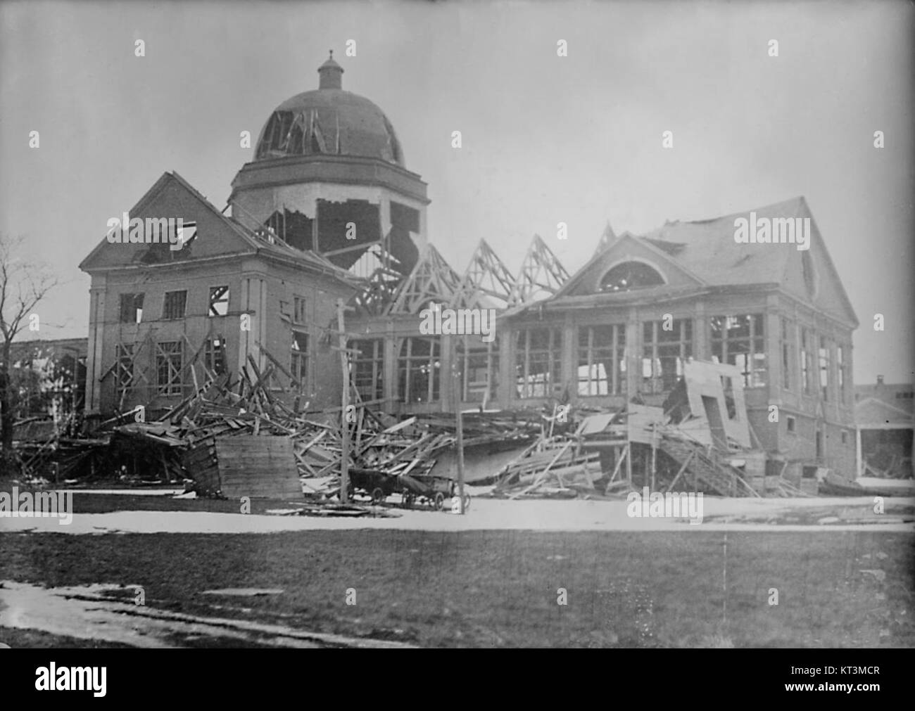 1917 photo postcard of soldiers at building destroyed in Halifax explosion 1917 photo postcard of soldiers at building destroyed in Halifax explosion