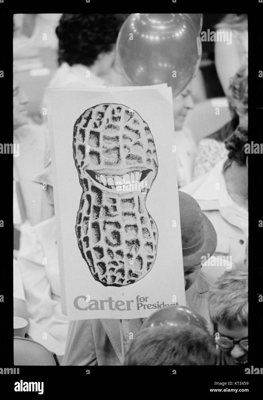 Jimmy Carter supporter holding  Carter for President  sign showing a peanut shell with a toothy grin at the Democratic National Convention, New York City Stock Photo