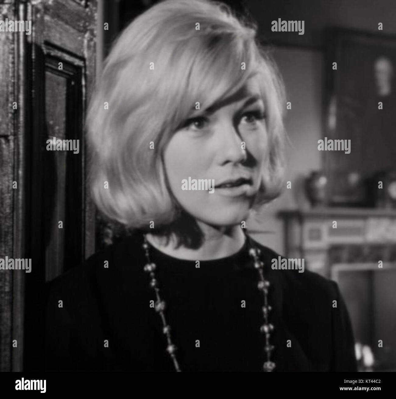 Watch Luana Anders video Watch Luana Anders video