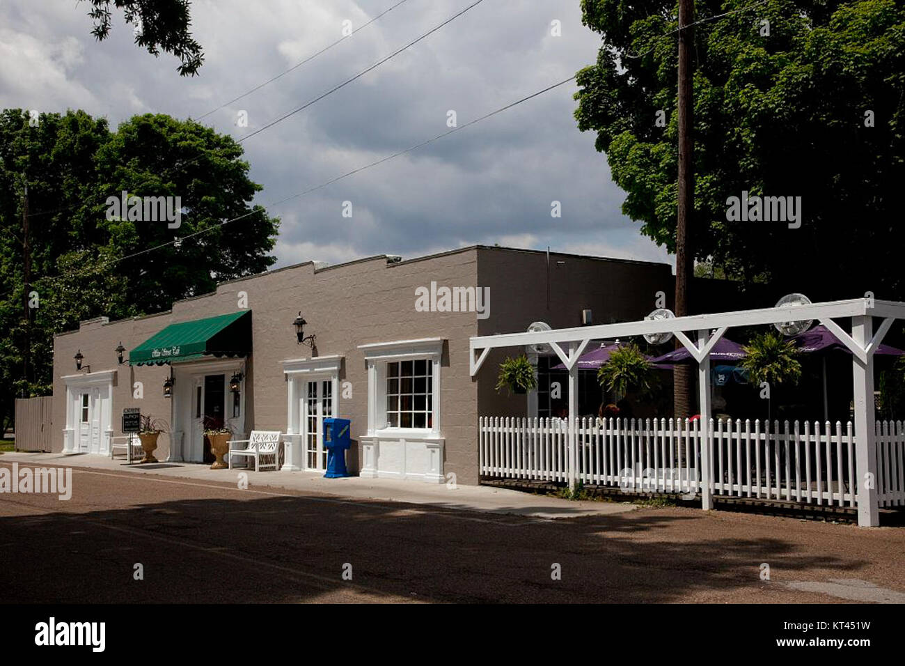 Main Street Cafe (Old City Hall), Madison, Alabama Stock Photo - Alamy