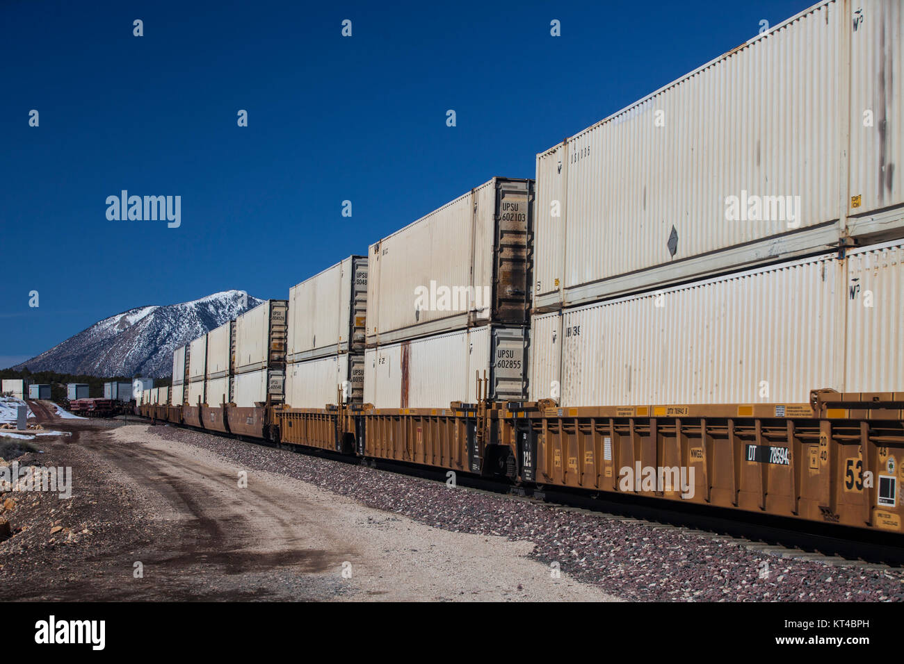 Burlington Northern Santa Fe (BNSF) container train Stock Photo Alamy