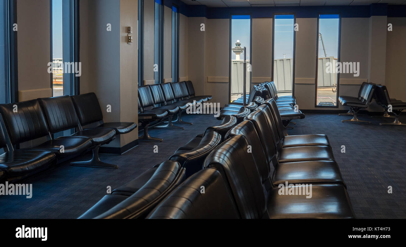 Emergency room waiting area hi-res stock photography and images - Alamy