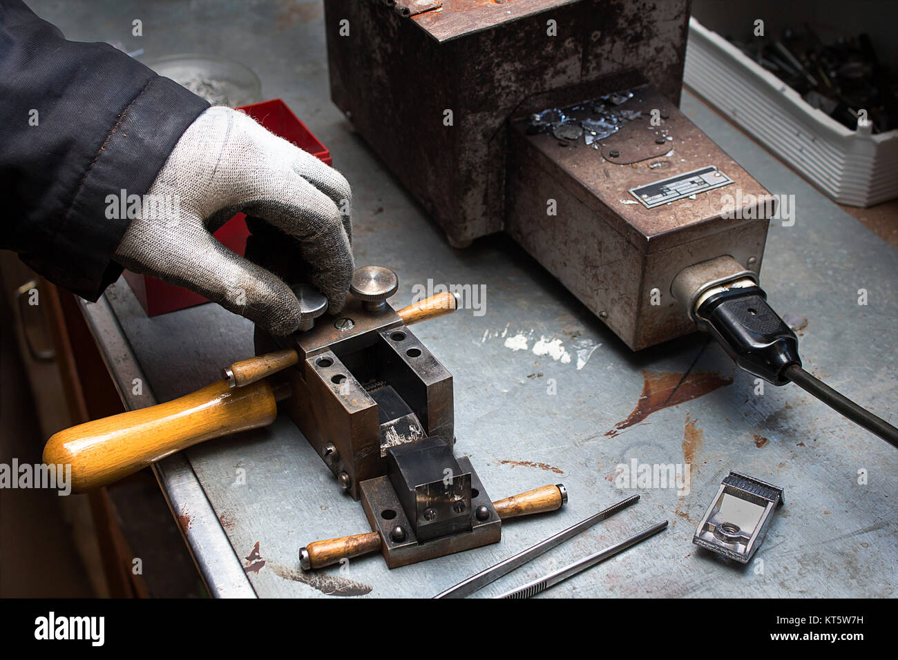 Twisting the mold. Preparation for casting Stock Photo Alamy