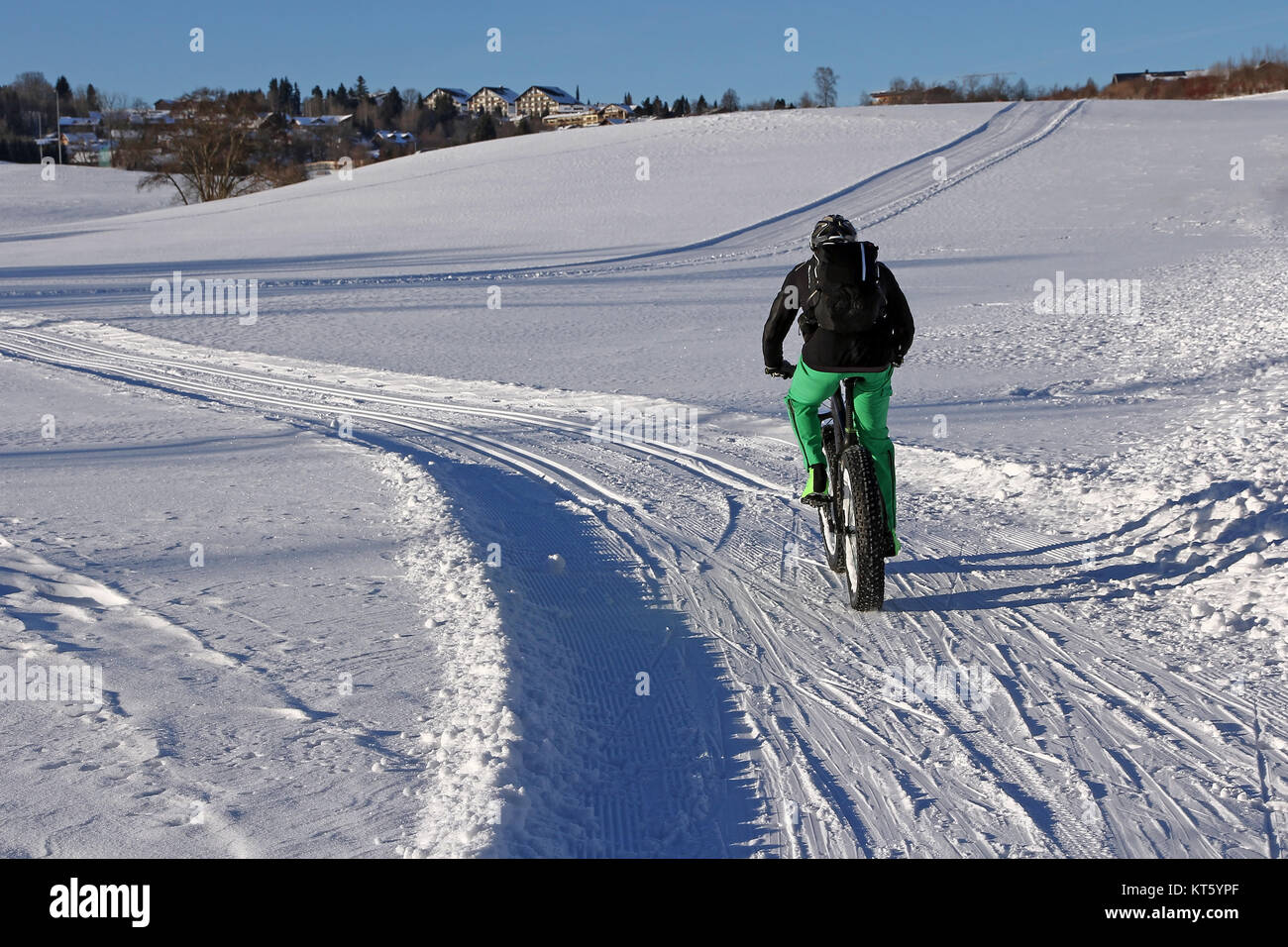 cycling on snow