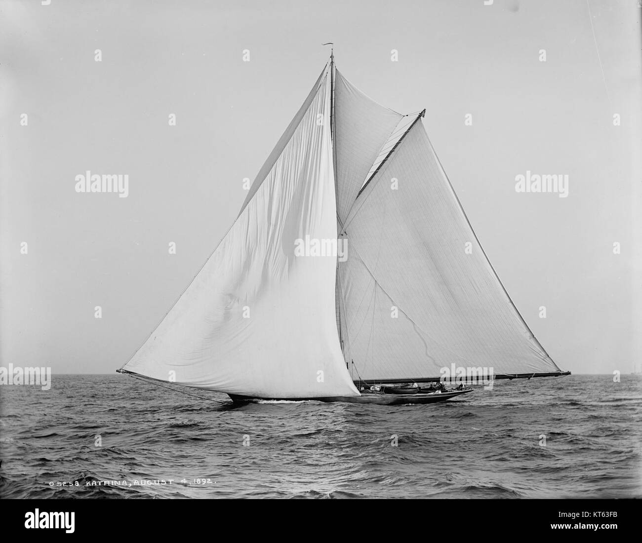 Sloop Size Craft handling Black and White Stock Photos & Images - Alamy