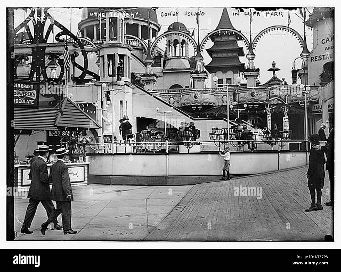 Vintage photo of coney island hi-res stock photography and images - Alamy