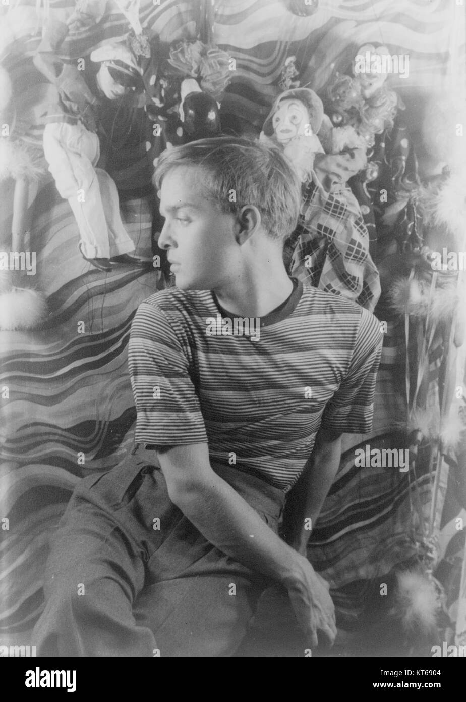 Truman capote hi-res stock photography and images - Alamy, image size:924x1390