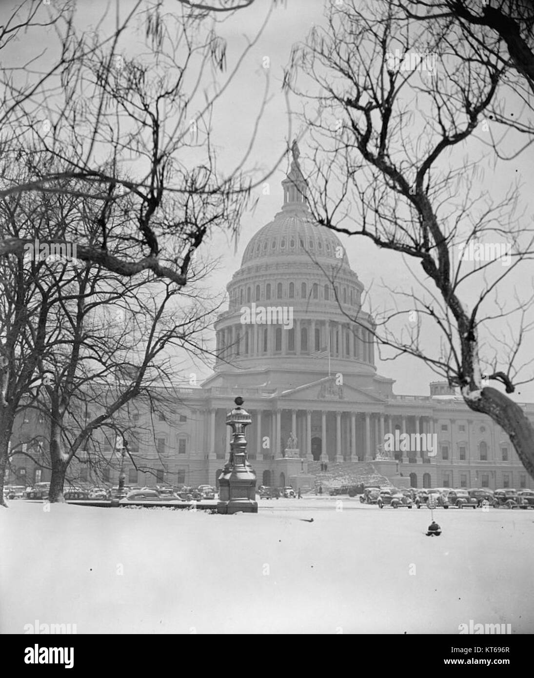 U.S. Capitol in snow Stock Photo Alamy