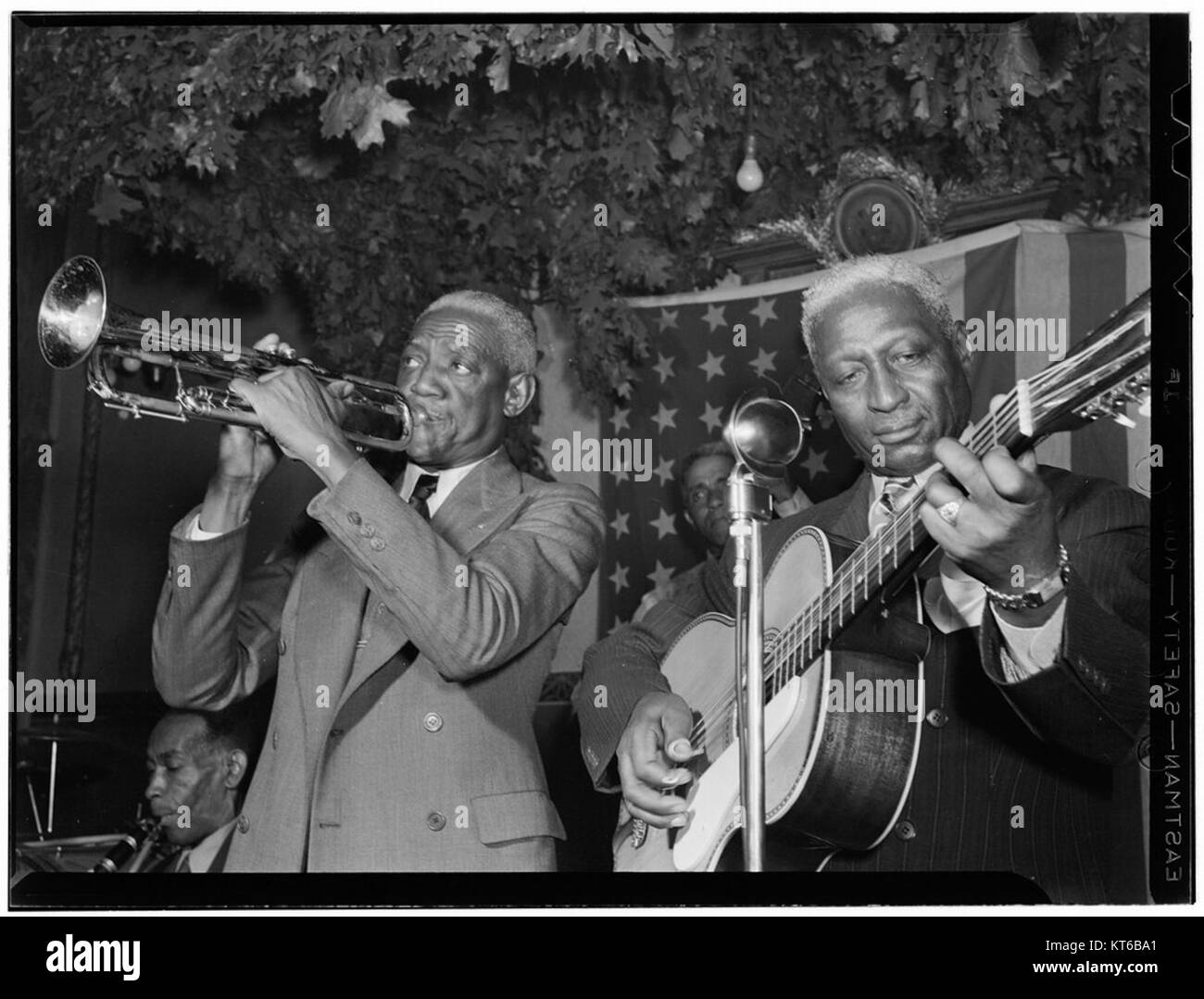 (Portrait of Bunk Johnson, Leadbelly, George Lewis, and Alcide Pavageau, Stuyvesant Casino, New York, N.Y., ca. June 1946)  (4843748648) Stock Photo