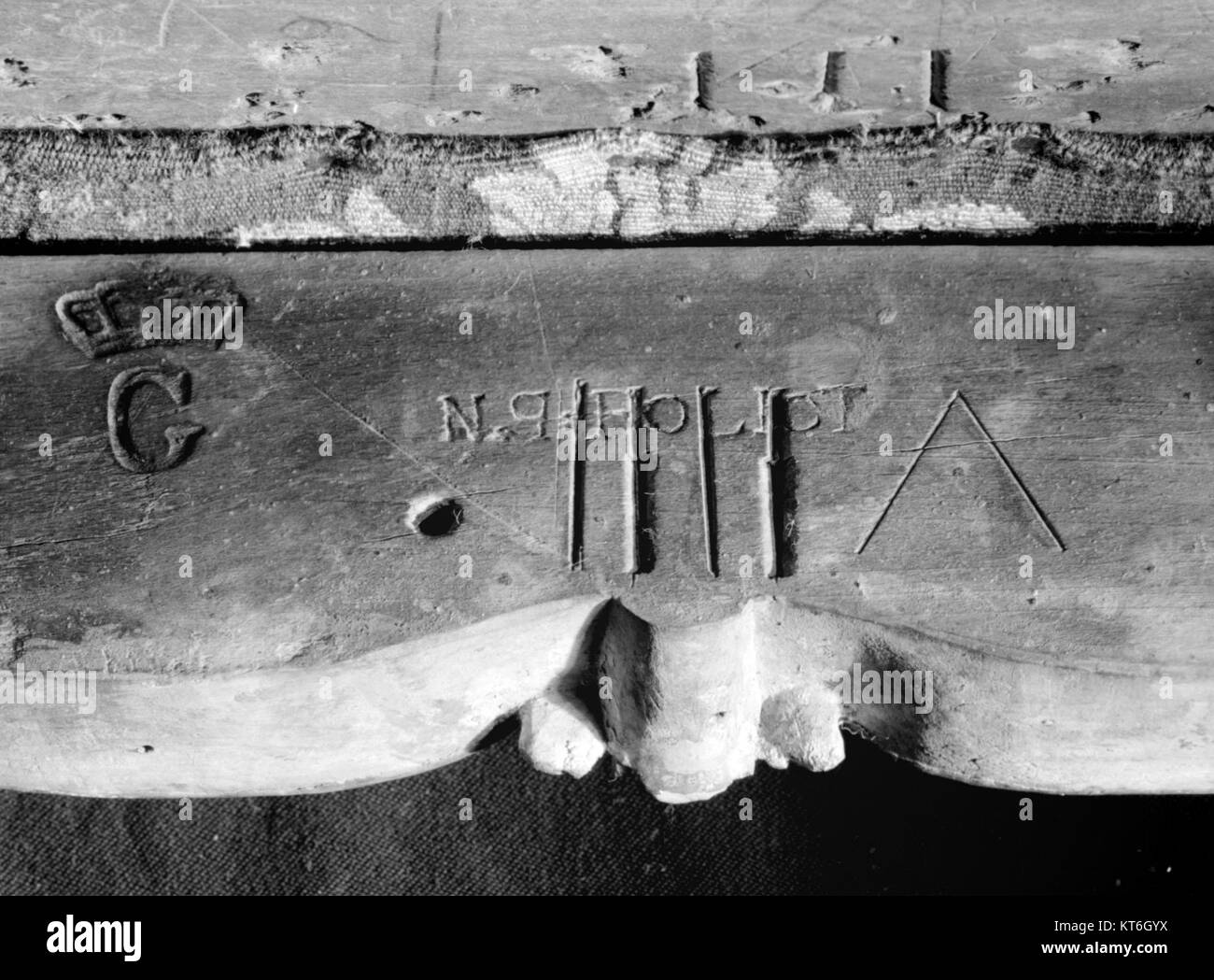 Louis xv furniture hi-res stock photography and images - Alamy