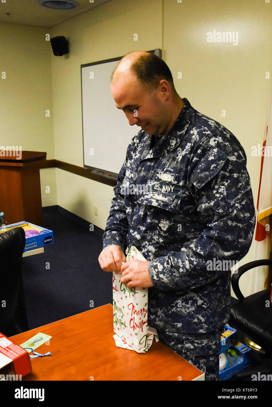  Yeoman (submarines) 1st Class Scowden, assigned to Commander