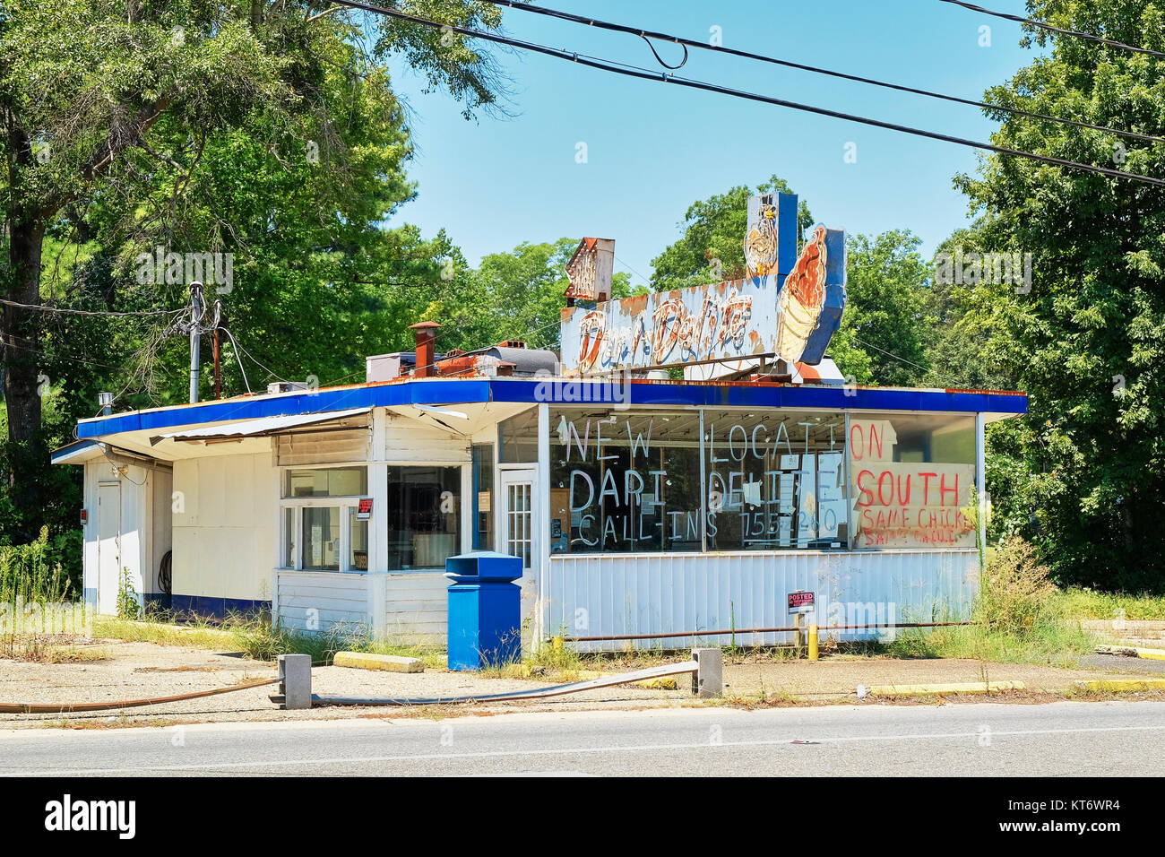 Closed and abandoned small rural business, Dari Delite, moved to new location in Clanton Alabama, USA. Stock Photo