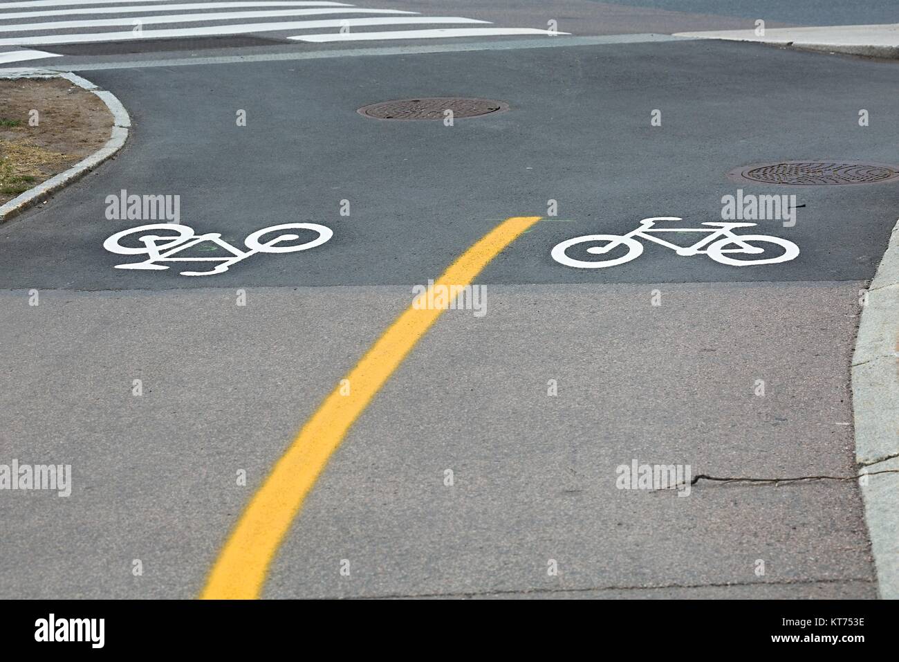 Bicycle lane signs Stock Photo - Alamy
