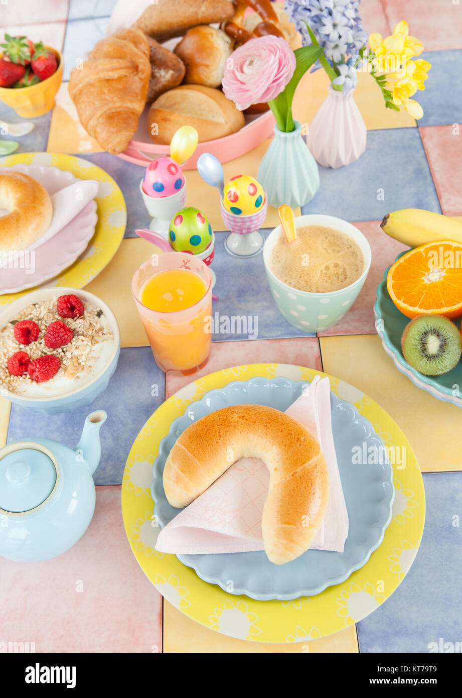 table set for breakfast Stock Photo - Alamy