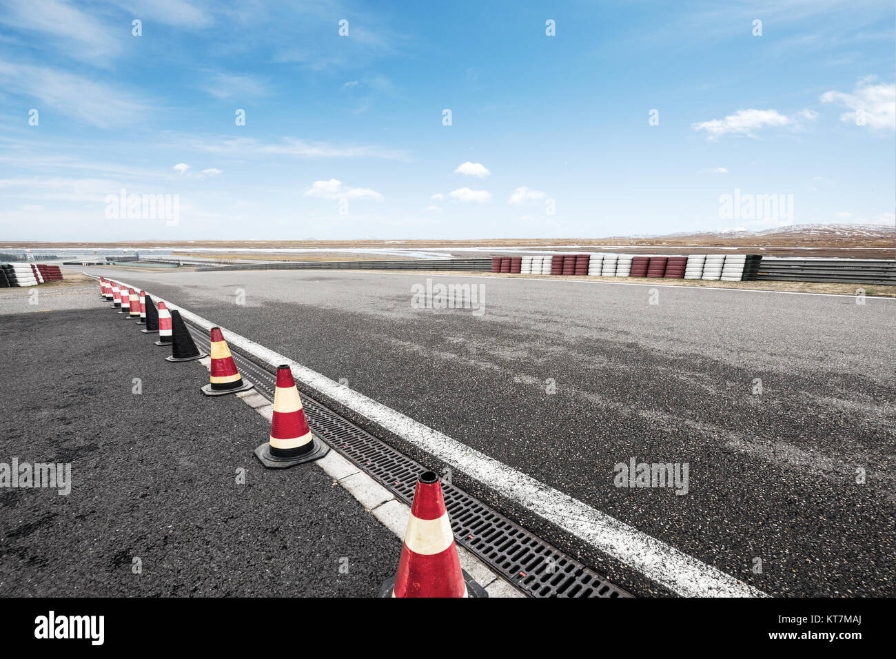 Car race track empty hi-res stock photography and images - Alamy