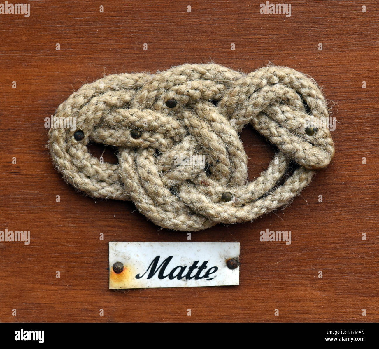 Knotted Decorative Nautical Netting & Rope for Deck Railing