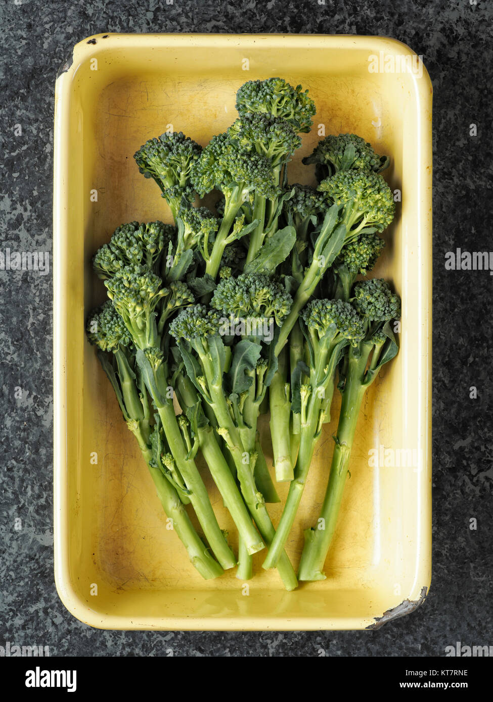 tray of broccolini Stock Photo Alamy