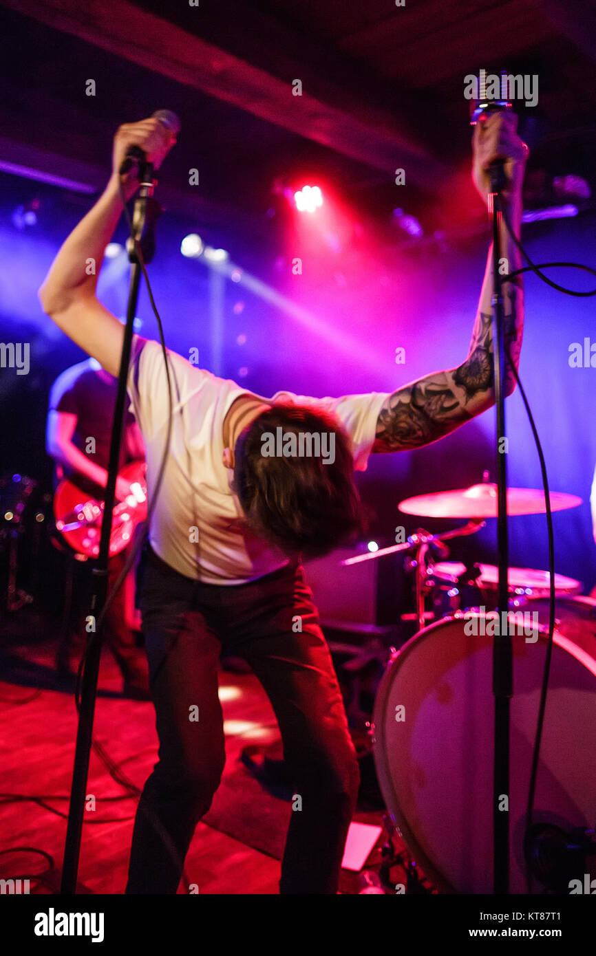 The British Garage Rock Band Crows Performs A Live Concert At