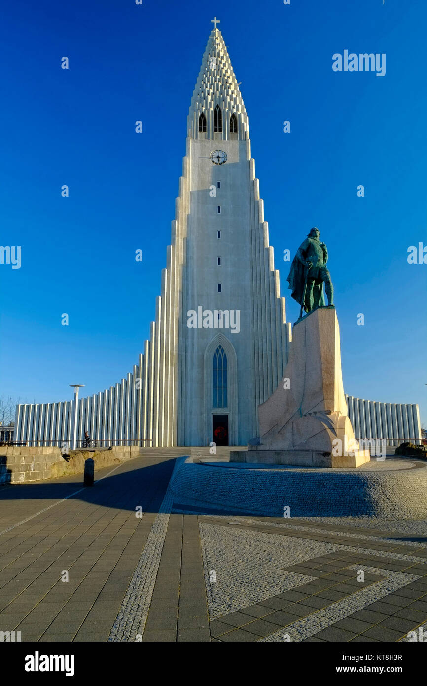 Hallgrimskirkja Church and Statue of Leif Erikson, Reykjavik, Iceland Stock Photo