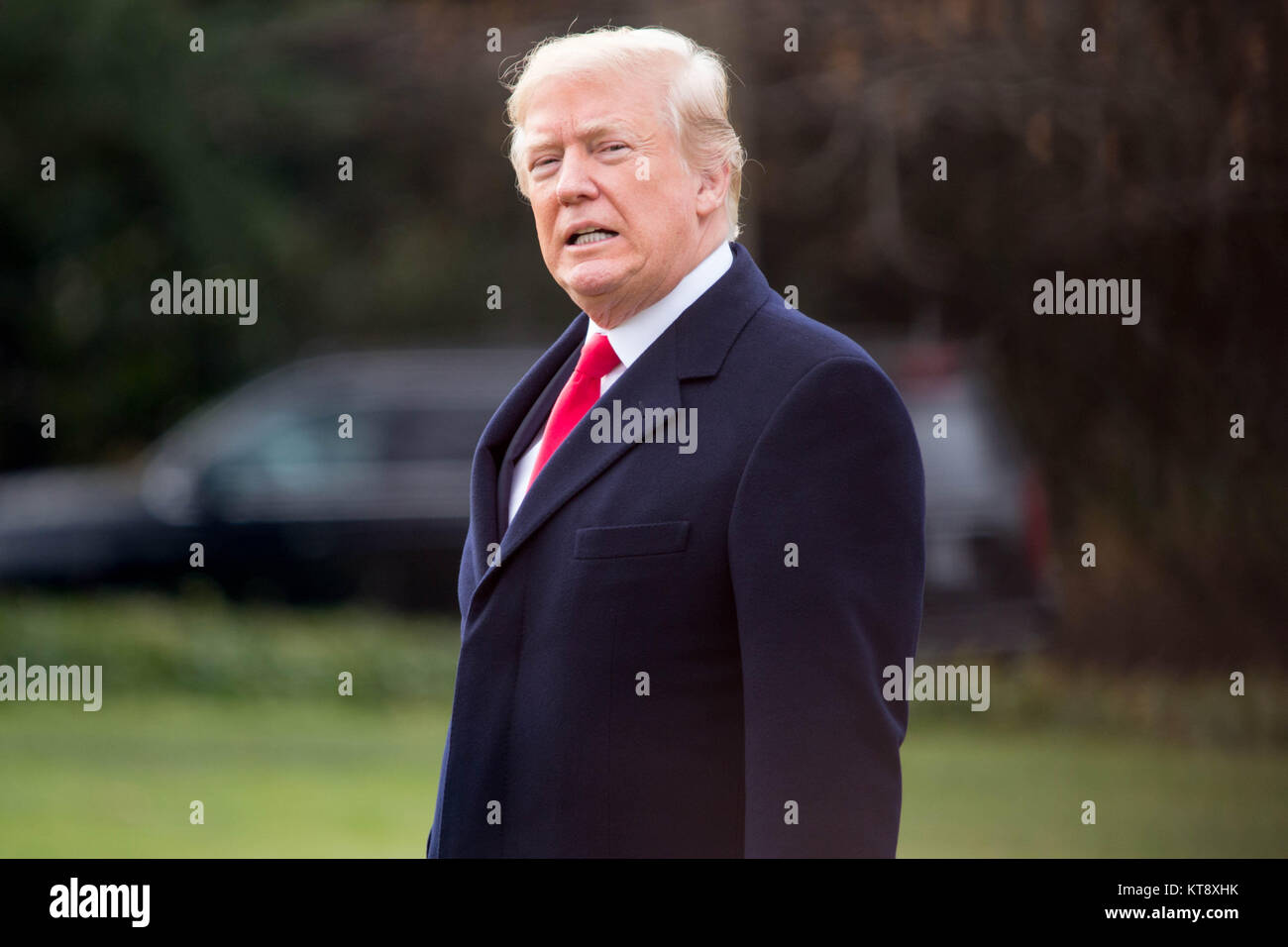 Washington, USA. 22nd Dec, 2017. President Donald Trump departs the White House for Palm Beach, FL where he will be spending the Christmas holiday, Friday, December 22, 2017. Credit: Michael Candelori/Alamy Live News Stock Photo