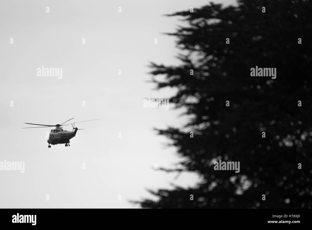 Washington, USA. 22nd Dec, 2017. Marine One carrying President Donald Trump departs the White House for Palm Beach, FL where he will be spending the Christmas holiday, Friday, December 22, 2017. Credit: Michael Candelori/Alamy Live News Stock Photo