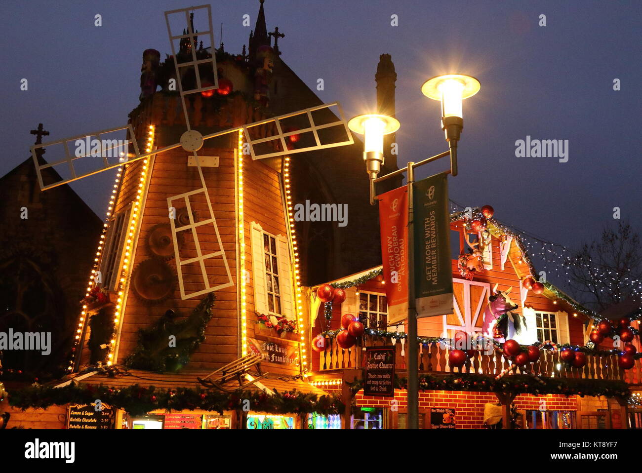 Cardiff castle christmas tree hires stock photography and images Alamy