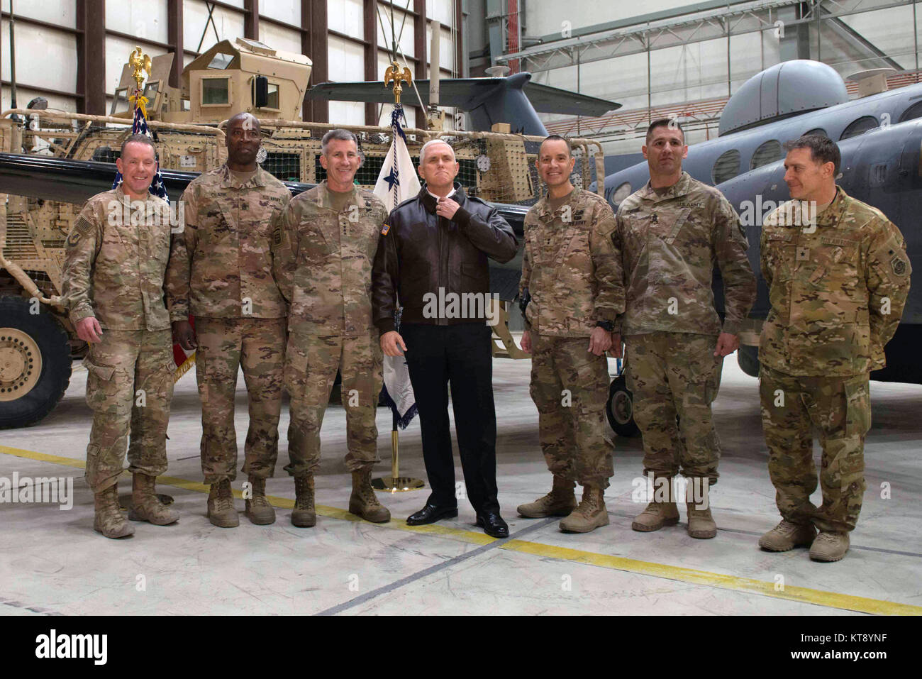 American military officers group photo hi-res stock photography and ...