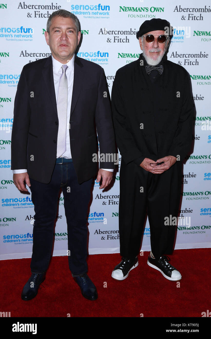 Hollywood, USA. 22/12/2017. FILE: LOU ADLER HAS PASSED AWAY Lou