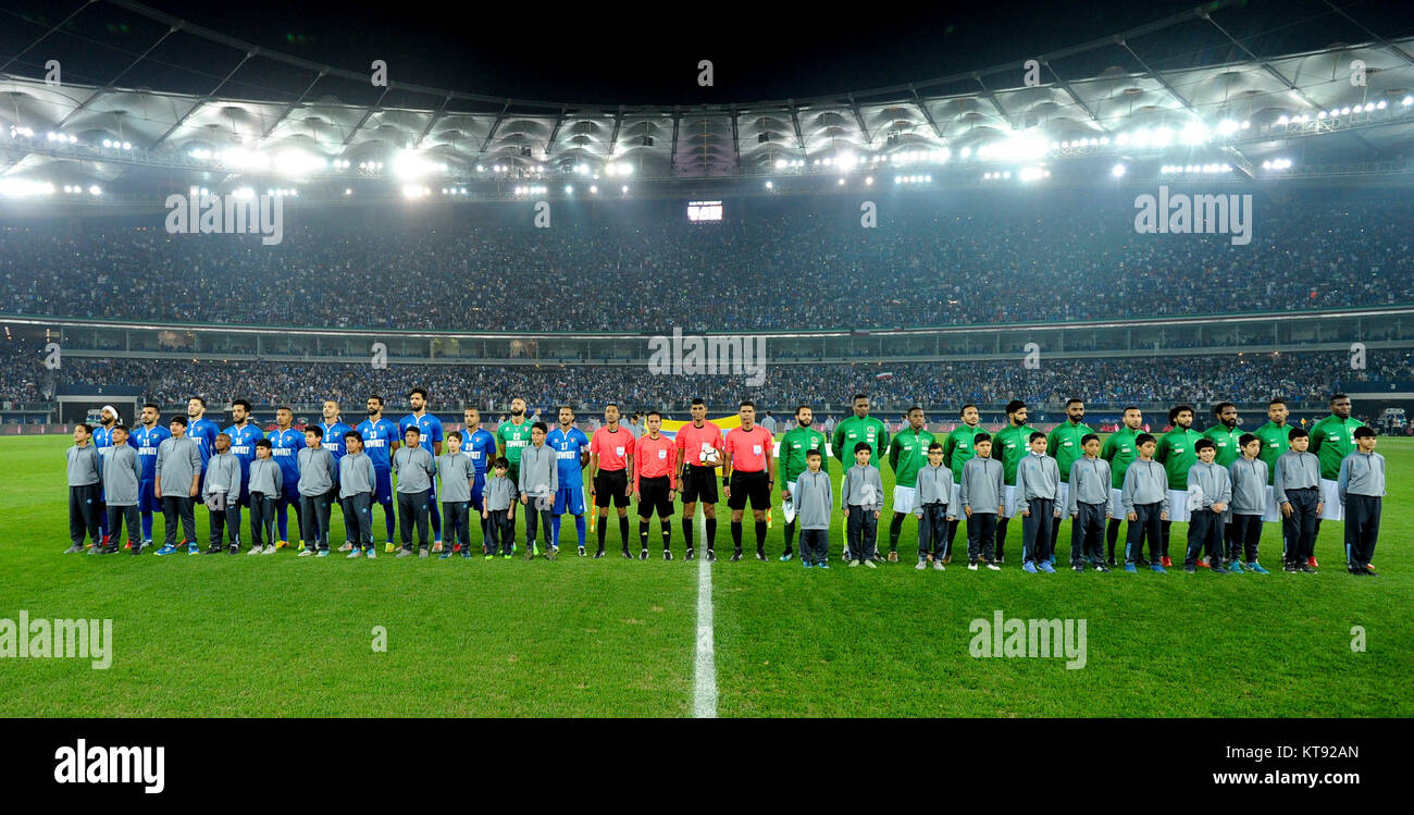 Kuwait City, Kuwait. 22nd Dec, 2017. Players of Kuwait (L) and Saudi