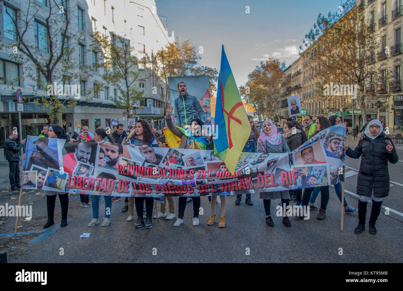 Madrid, Spain. 23rd Dec, 2017. Hundreds of Moroccan people protested in Madrid asking for freedom for the more than 500 political prisoners of the Hirak Rif movement in their homeland. Credit: Lora Grigorova/Alamy Live News Stock Photo
