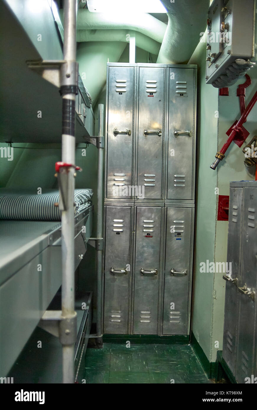 Officers bunks hi-res stock photography and images - Alamy
